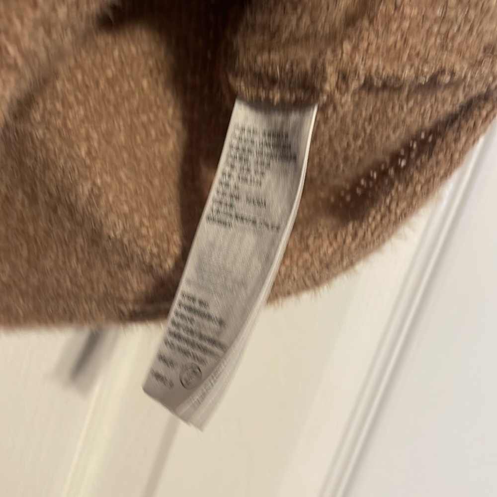 NWOT Hollister cropped sleeveless tank in beige - Picture 5 of 6